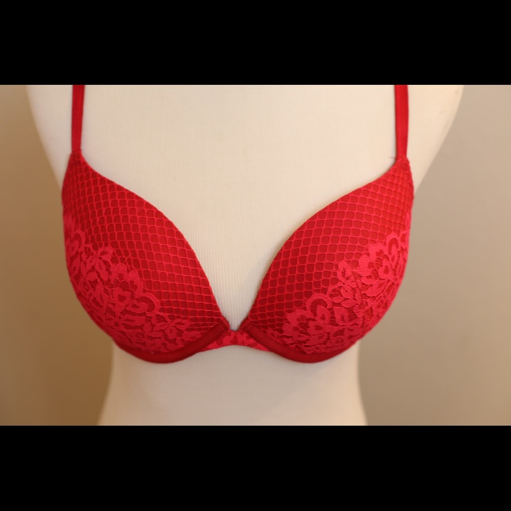 Victoria Secret Bra - Picture 2 of 8